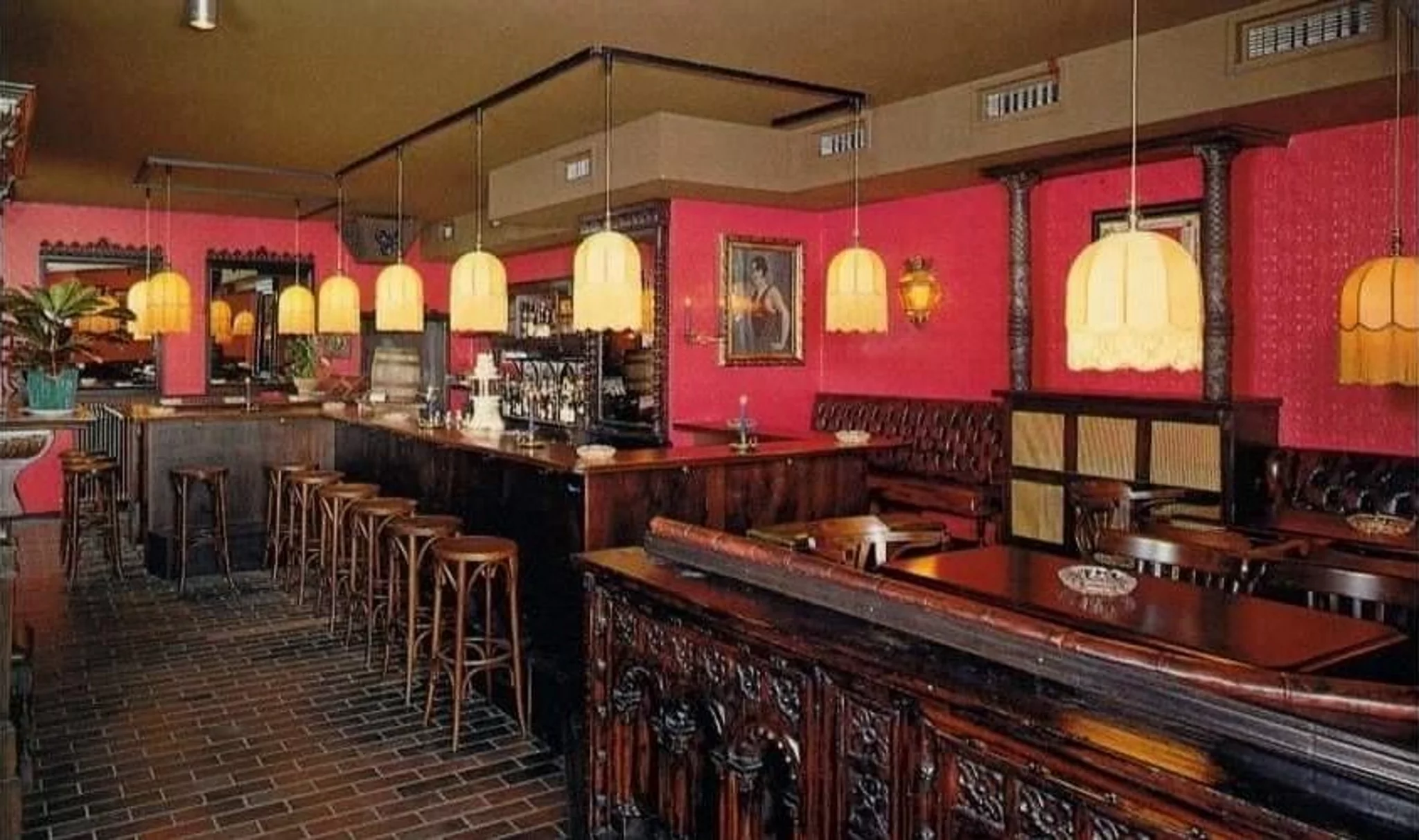 Papidoux Düsseldorf | Die Metal Kneipe in der Altstadt